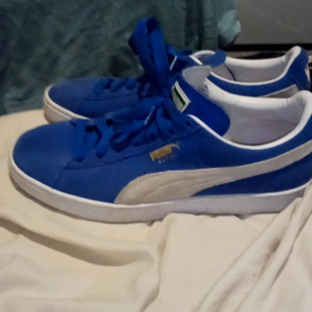 Puma suede shoes men's size eleven